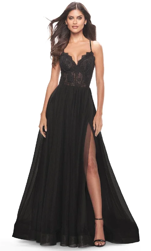 women's cinched-waist dressesLa Femme 31271 - Sweetheart Scalloped Lace Evening Dress