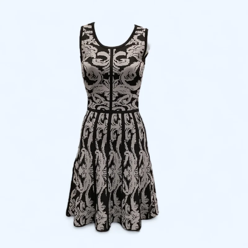 women's lace dressesDress Casual Midi By Carmen By Carmen Marc Valvo In Black & Grey, Size: Xs