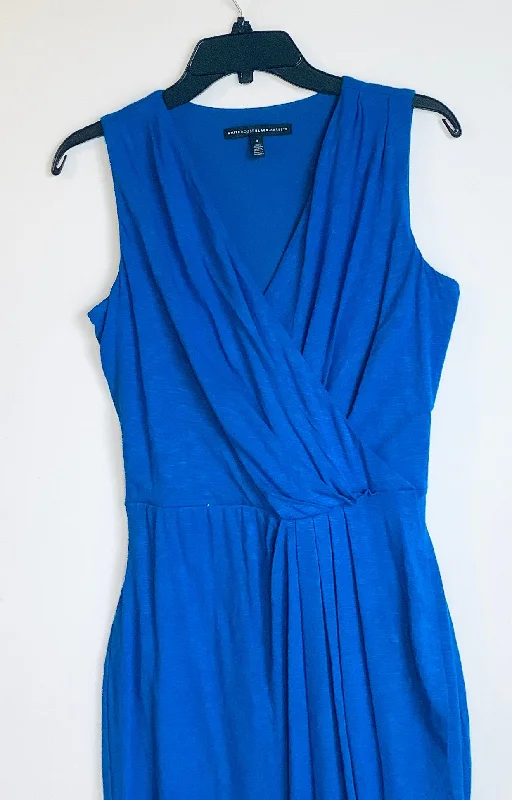 women's flowy dressesDress Casual Midi By White House Black Market In Blue, Size: 4