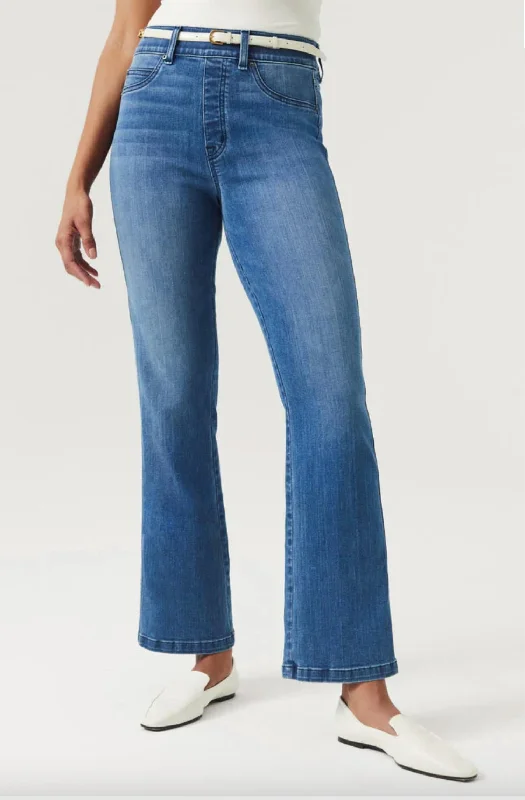 women's chic pantsCrop Kick Flare Jeans In Vintage Indigo