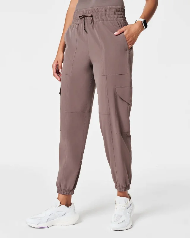 women's slim-fit pantsOn The Move Cargo Jogger Pants In Smoke